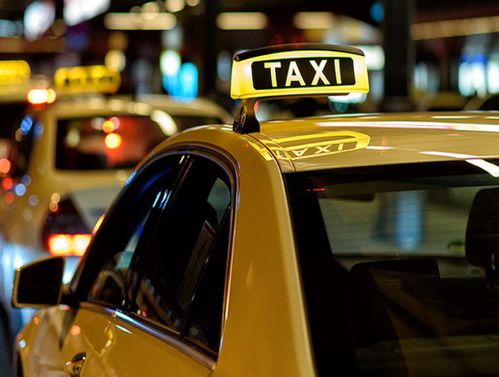 Một số kinh nghiệm đi taxi ban đêm an toàn và dễ dàng