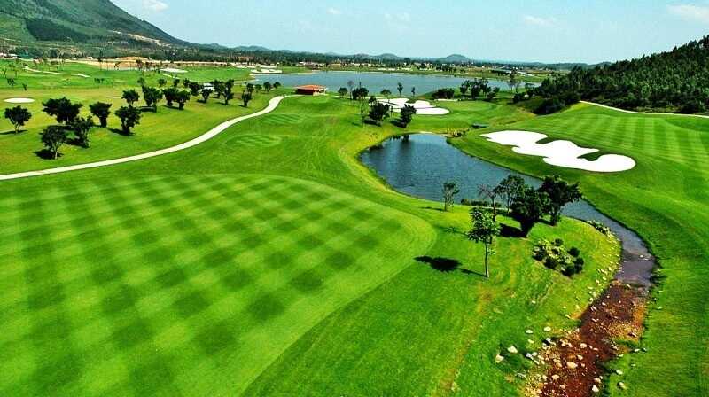 Các sân golf gần sân bay Nội Bài