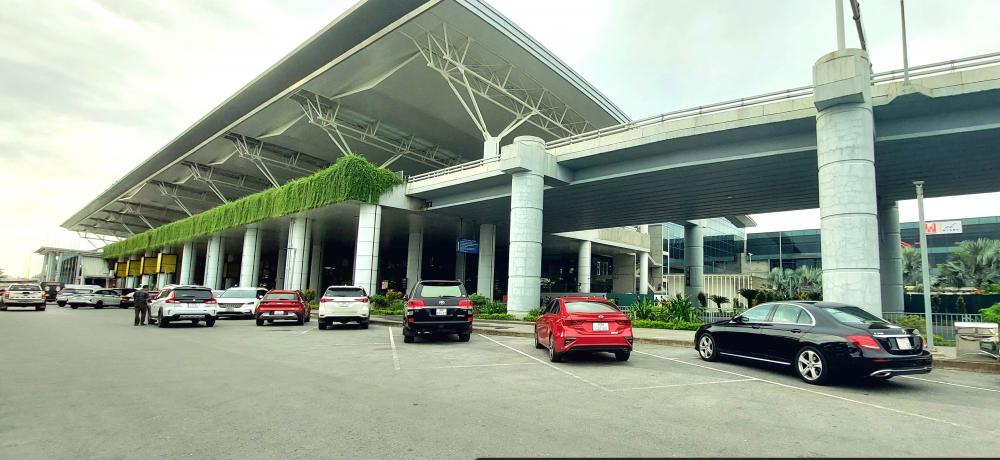 Kinh nghiệm đặt taxi tại Nội Bài an toàn và giá xe không bị hớ